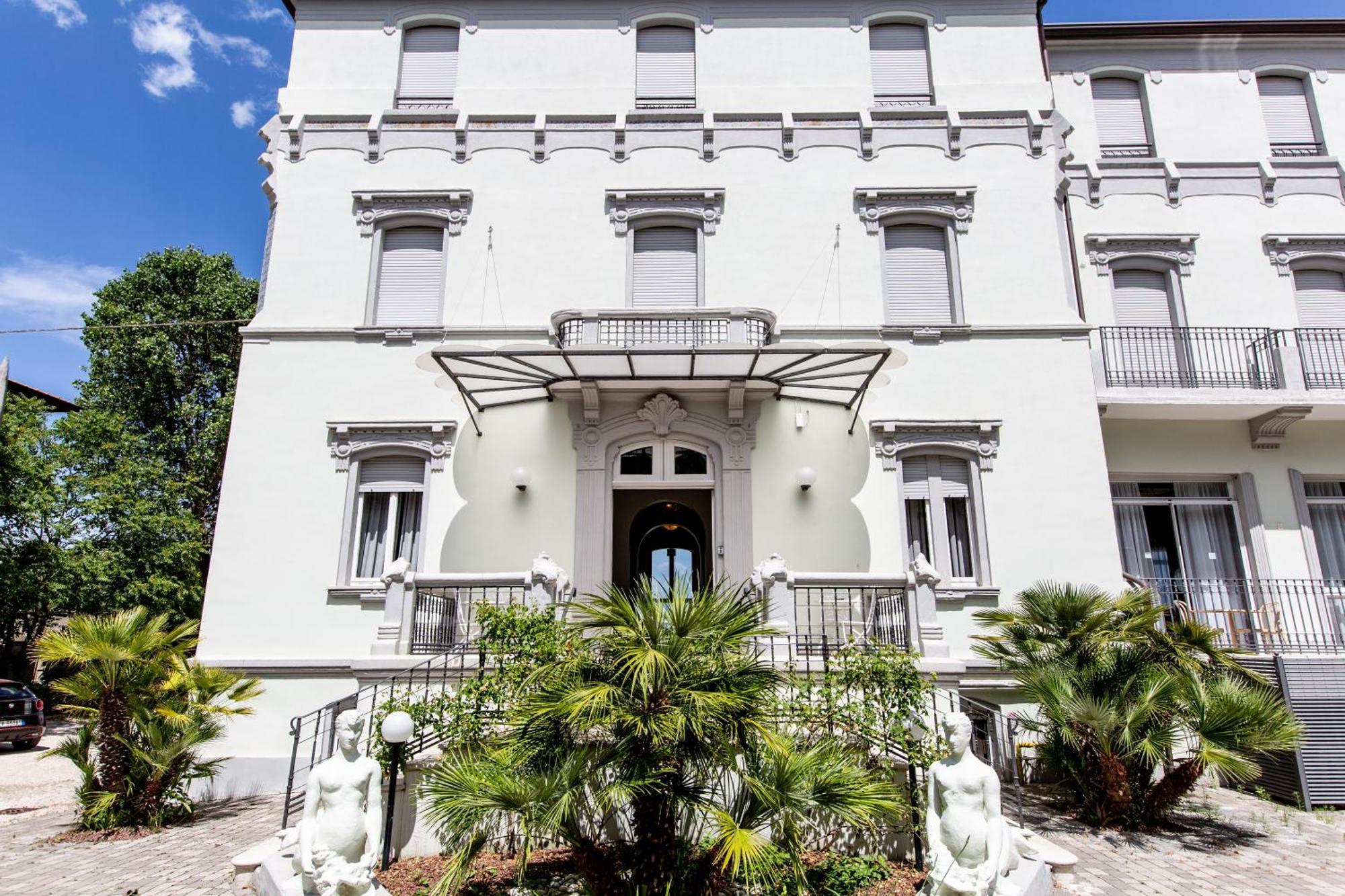 Hotel Belvedere Римини Екстериор снимка