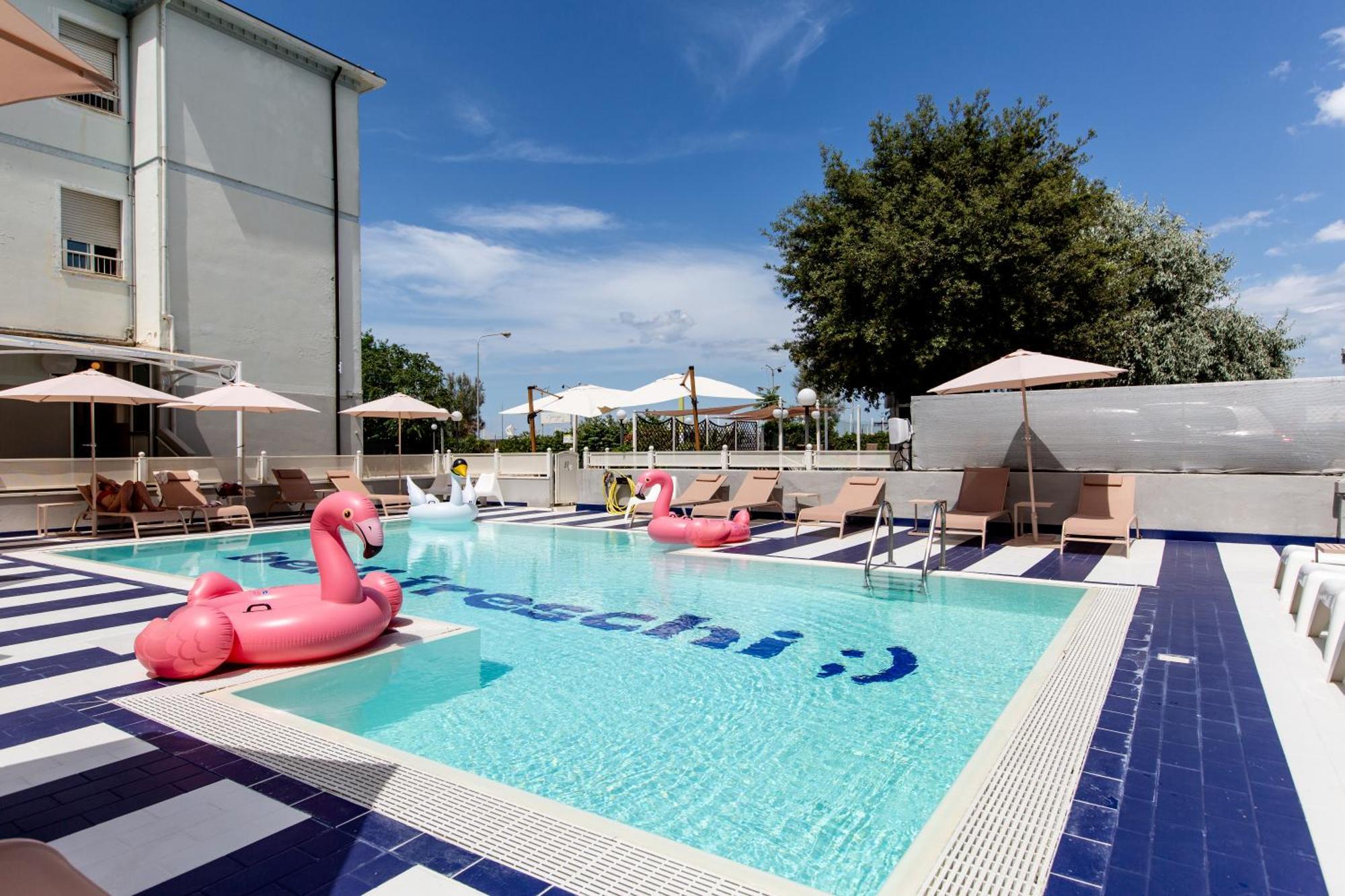 Hotel Belvedere Римини Екстериор снимка