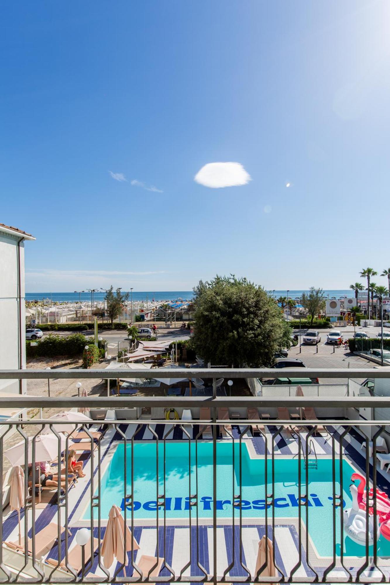 Hotel Belvedere Римини Екстериор снимка