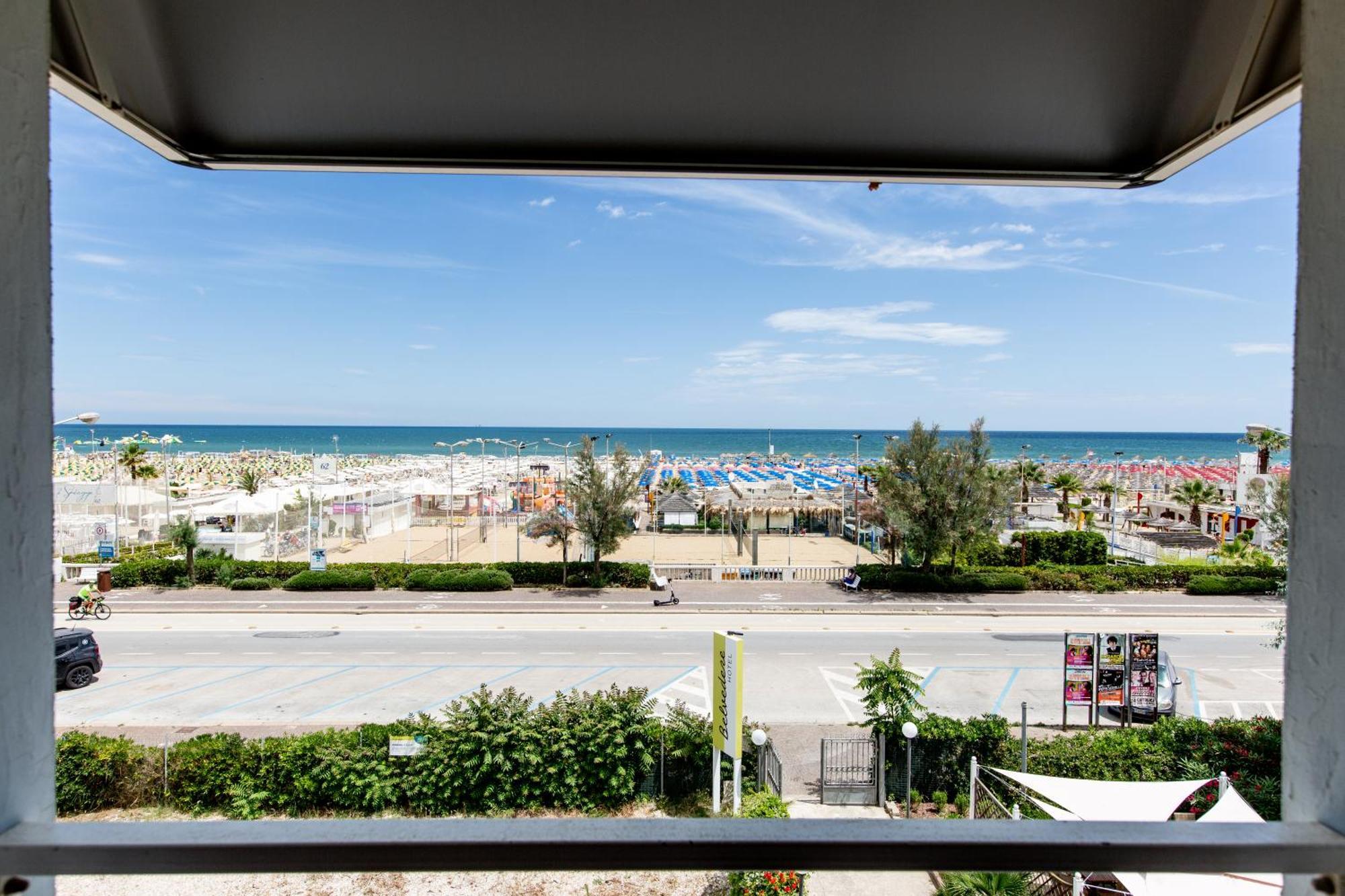 Hotel Belvedere Римини Екстериор снимка