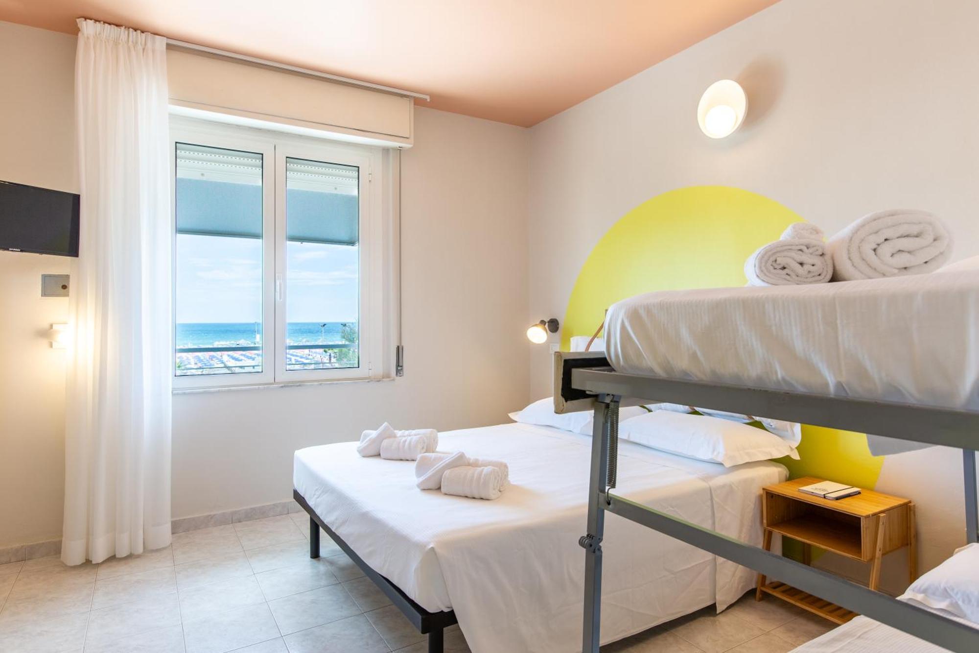 Hotel Belvedere Римини Екстериор снимка